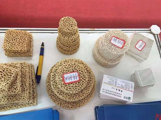 Biomédias à haute résistance à l'alumine/en mousse de céramique sicilienne avec plaques en céramique de 30 mm