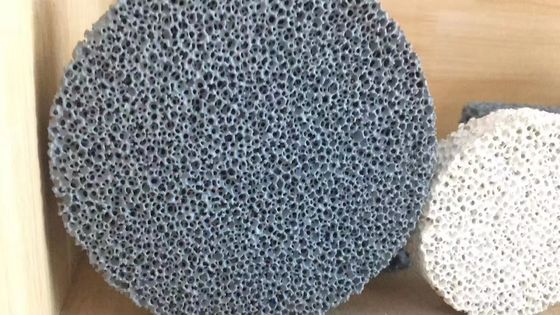 Conductivité thermique Filtre en mousse céramique en mousse poreuse Certifié ISO9001